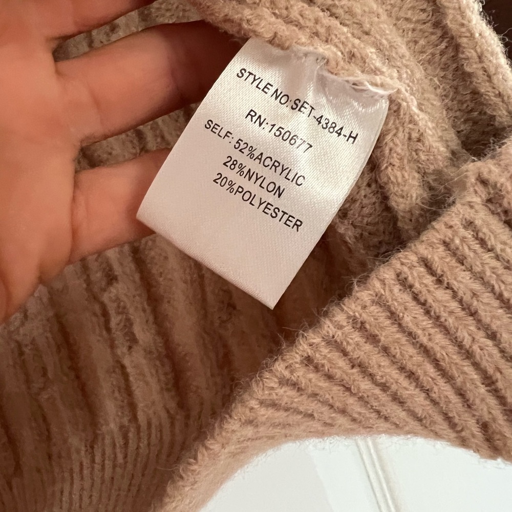 Women's Tan Cable Knit Sweater Set - Picture 3 of 8